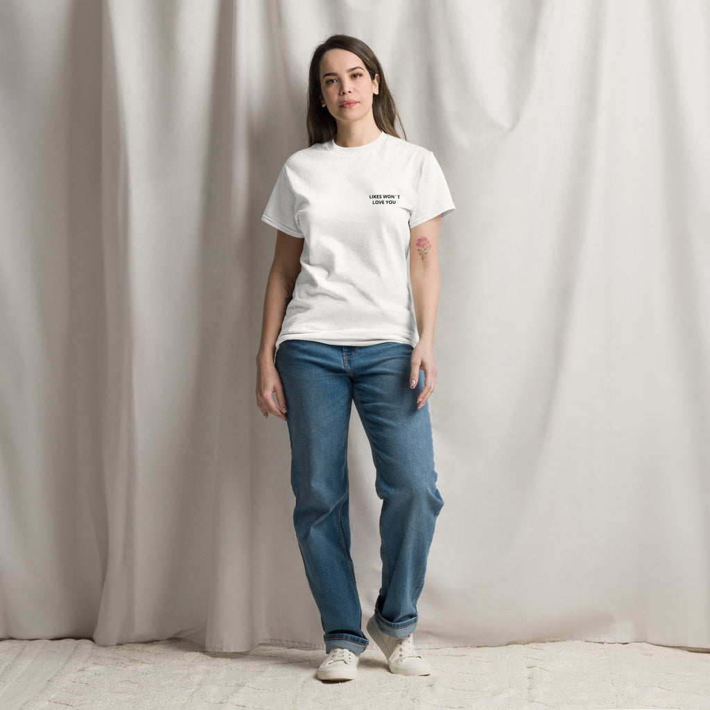 Likes Won't Love You T-Shirt aus Bio-Baumwolle, weiß, unisex, Vorderansicht — Empty Signal Capsule 01